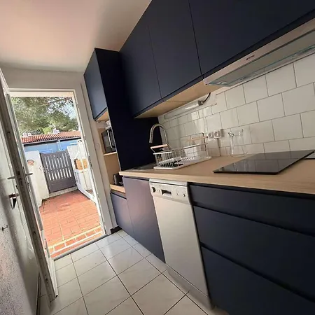 Charmante Maison Familiale Avec Terrasse Et Garage - Proche - Fr-1-619-149