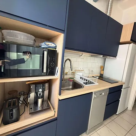 Charmante Maison Familiale Avec Terrasse Et Garage - Proche - Fr-1-619-149 *