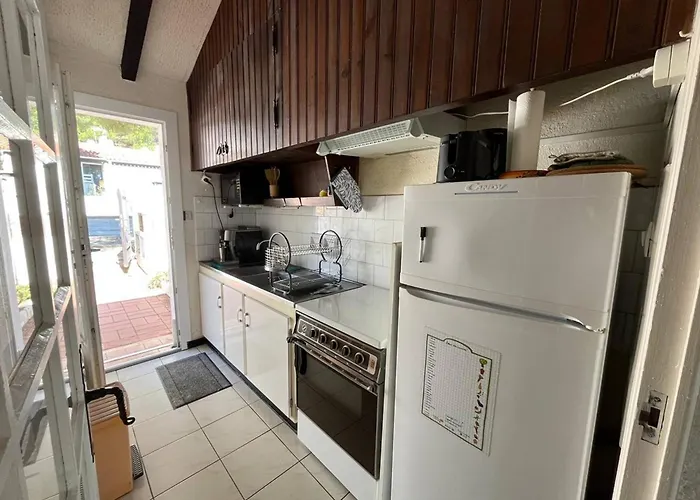Charmante Maison Familiale Avec Terrasse Et Garage - Proche - Fr-1-619-149 *