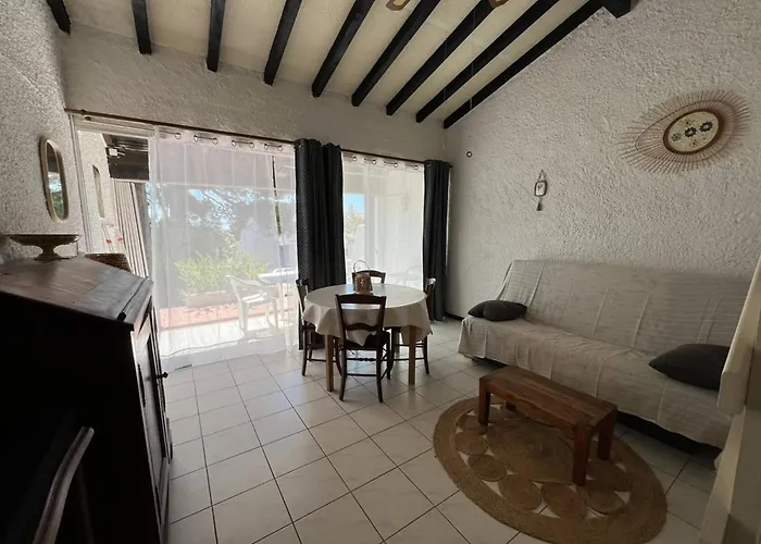 Charmante Maison Familiale Avec Terrasse Et Garage - Proche - Fr-1-619-149 *