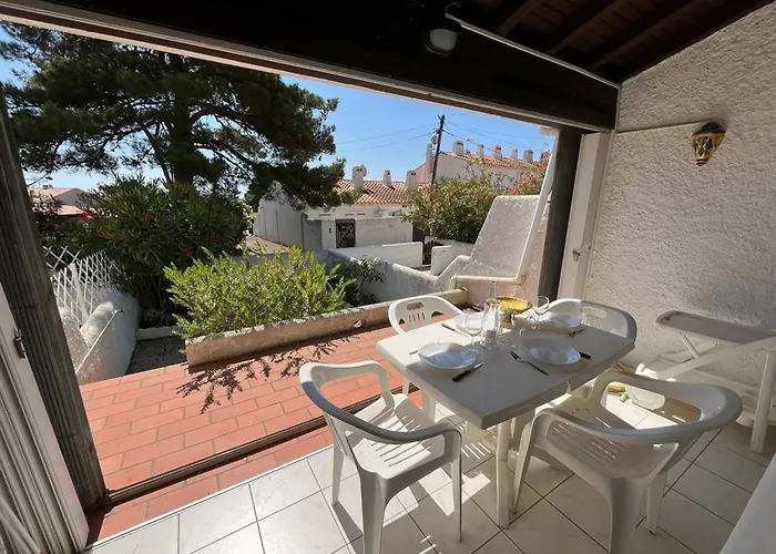 Charmante Maison Familiale Avec Terrasse Et Garage - Proche - Fr-1-619-149 *