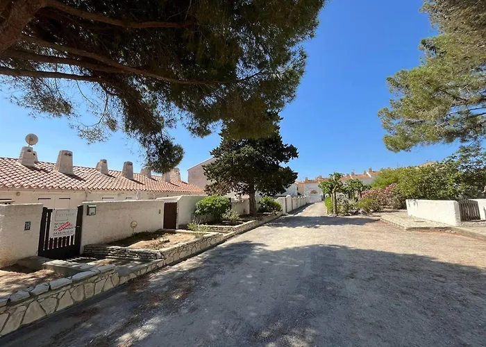 Charmante Maison Familiale Avec Terrasse Et Garage - Proche - Fr-1-619-149 * פלורי