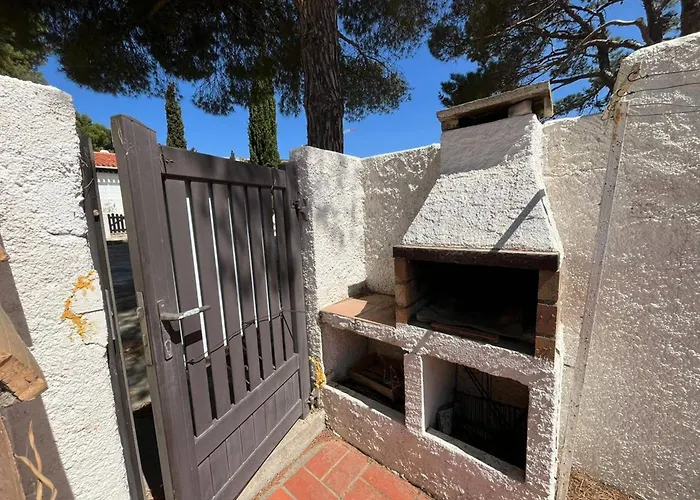 בית נופש Charmante Maison Familiale Avec Terrasse Et Garage - Proche - Fr-1-619-149 *